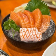 Yokina Izakaya (โยกินะ อิซาคายะ)