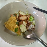 เมนูของร้าน ก๋วยเตี๋ยวศรีไทย หน้าวัดพระโยค