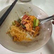 เมนูของร้าน ก๋วยเตี๋ยวศรีไทย หน้าวัดพระโยค