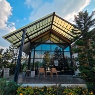 หน้าร้าน Sawdust Café