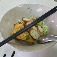 เมนูของร้าน ก๋วยเตี๋ยวศรีไทย หน้าวัดพระโยค