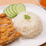 High-Class Chicken Rice ปั๊มปตท. ดีบี หนองปลาหมอ