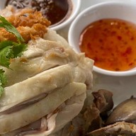 High-Class Chicken Rice ปั๊มปตท. ดีบี หนองปลาหมอ