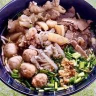ก๋วยเตี๋ยวเนื้อนายบูม