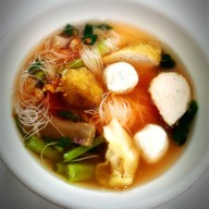 เมนูของร้าน จอมยุทธ ลูกชิ้นปลาเยาวราช