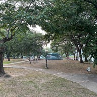 ลานกางเต้นท์เขื่อนแม่ปิงตอนล่าง