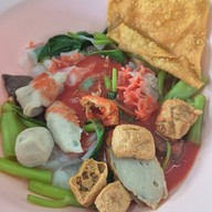 ก๋วยเตี๋ยวลูกชิ้นปลา นายเล้ง