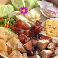 Bee Kitchen - บีคิทเช่น (ข้าวขยำหมู,ทงคัตสึ,แฮมเบริก,ไก่เทอริยากิ) ต้นฉบับ