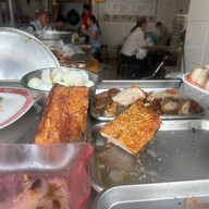 บรรยากาศ รสทิพย์ยอดผัก (บ้านหม้อ) สูตร 90 ปี