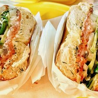 CRUNCH Sourdough & Sandwich  - ครันช์ ซาวโดว์ & แซนด์วิช สะพานควาย