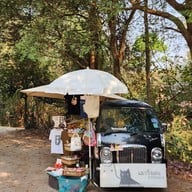 ตลาดนัดขนมปัง นานาจังเกิ้ล (บ้านสวนไผ่ล้อม)