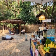 ตลาดนัดขนมปัง นานาจังเกิ้ล (บ้านสวนไผ่ล้อม)