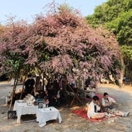 ตลาดนัดขนมปัง นานาจังเกิ้ล (บ้านสวนไผ่ล้อม)