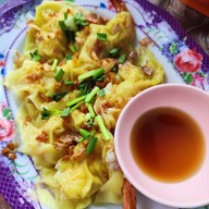 ตั๊วเหลา ก๋วยเตี๋ยวลูกชิ้นปลา