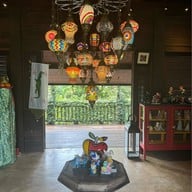 บ้านม่อนม่วน