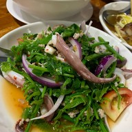 อ้อมตีนไก่ -