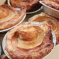 ตลาดนัดขนมปัง นานาจังเกิ้ล (บ้านสวนไผ่ล้อม)