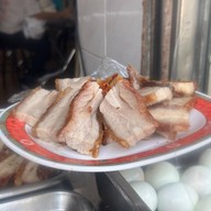 บรรยากาศ รสทิพย์ยอดผัก (บ้านหม้อ) สูตร 90 ปี