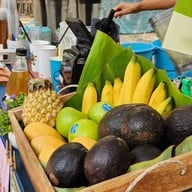 ตลาดนัดขนมปัง นานาจังเกิ้ล (บ้านสวนไผ่ล้อม)