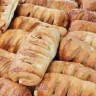 ตลาดนัดขนมปัง นานาจังเกิ้ล (บ้านสวนไผ่ล้อม)