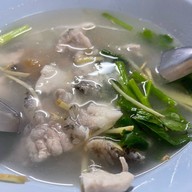 ต้มยำ /ตามสั่ง ทุกอย่าง 40 ปากซอยท่าดินแดง 10