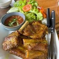 บ้านม่อนม่วน