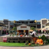 บรรยากาศ GLORIA OUTLET