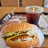 BK Cafe : Coffee & Snacks กาแฟ & ของหวาน ปั๊มปตท. ตลิ่งชัน ขาออก