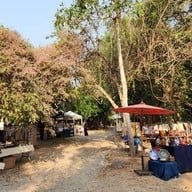 ตลาดนัดขนมปัง นานาจังเกิ้ล (บ้านสวนไผ่ล้อม)