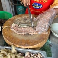 บรรยากาศ ต้มเนื้อ /เครื่องในวัว (หม่อง ราชบพิธ)