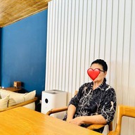 Bluehouse cafe Sriracha