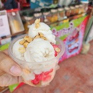 Bestie’s house ไอติมโบราณ เจลาโต้ (your bestie) หน้าร้าน Your bestie