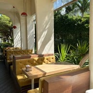 Peeps breakfast and bar