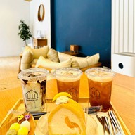 Bluehouse cafe Sriracha