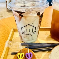 Bluehouse cafe Sriracha