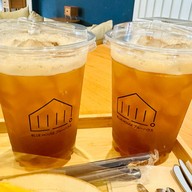 Bluehouse cafe Sriracha