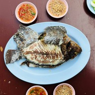 เมนูของร้าน โต้งปลาเผา
