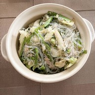 ราดหน้ายอดผัก เอ็มไพร์ สุกี้หมูหมัก（รสเด็ด） ตลาดสวนพลู