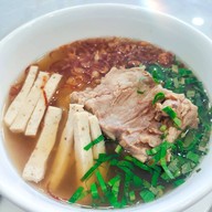 เมนูของร้าน ซินจ่าว ครัวเวียดนาม ในปั๊มน้ำมันคาลเท็กซ์ ต.คลองสาม