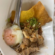 ก๋วยเตี๋ยวไข่แม่อีฟ สาขา 4