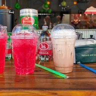 ออลอิน คาเฟ่ (กาแฟและผลไม้สด)