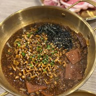 Seoul Gobi โซลโกบิ ข้าวหน้าหมูบุลโกกิ -