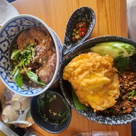 เมนูของร้าน นิยมสมิทธิ์ NIYOM SMITH THAI BOAT NOODLES