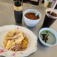 เมนูของร้าน ข้าวมันไก่นายโฮ