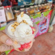 Bestie’s house ไอติมโบราณ เจลาโต้ (your bestie) หน้าร้าน Your bestie