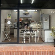 Snap Box Racquet club