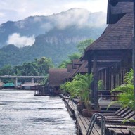 Sai Yok View raft Resort