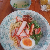 เมนูของร้าน ก๋วยเตี๋ยวไข่ คุณแหม่ม