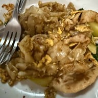 พัฒน์ ราดหน้าหมูนุ่ม