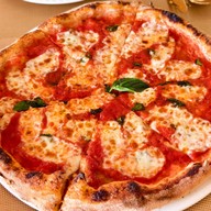 เมนูของร้าน Nuova Pizza เสาชิงช้า